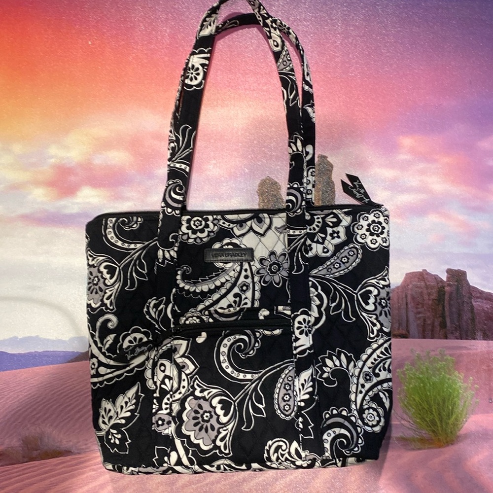 Vera Bradley Tote bag.